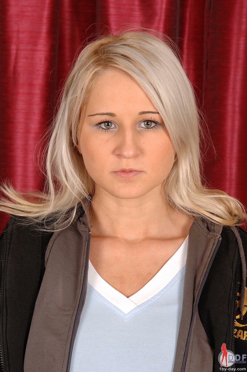 Юлька, 50 лет, 5 размер груди